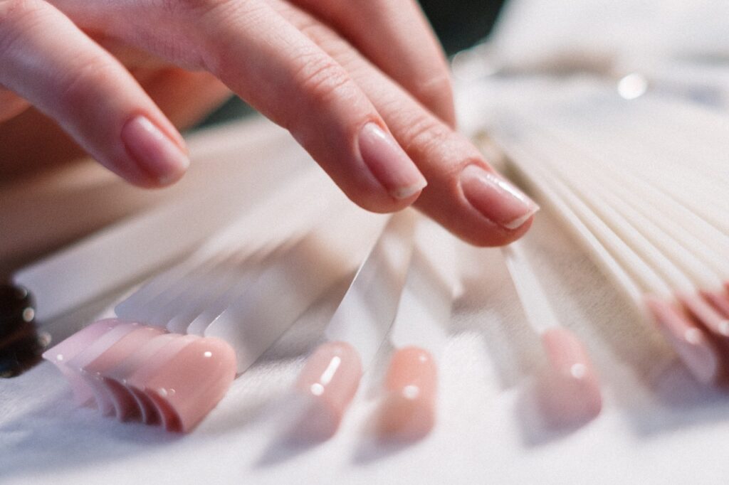 Czym jest manicure hybrydowy?